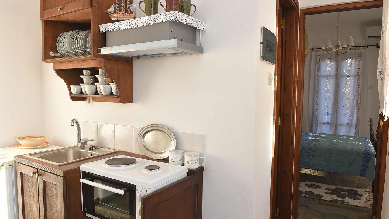 Anemos And Almyra Apartment Kini Ngoại thất bức ảnh