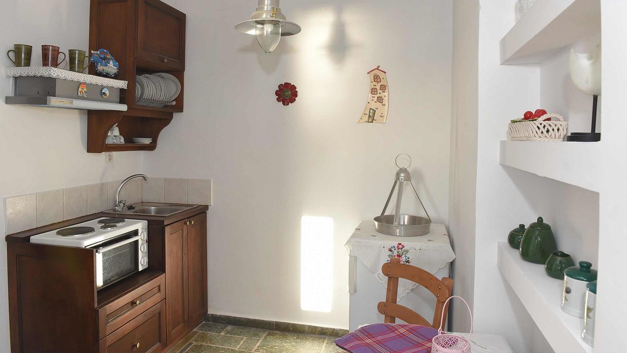 Anemos And Almyra Apartment Kini Ngoại thất bức ảnh